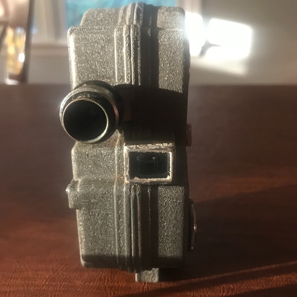 Vintage Cinemaster II Model G-8 8mm Wind Up Movie Camera - Picture 1 of 4